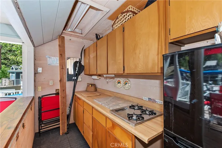Refrigerator, cook top and pass through window of your dock house