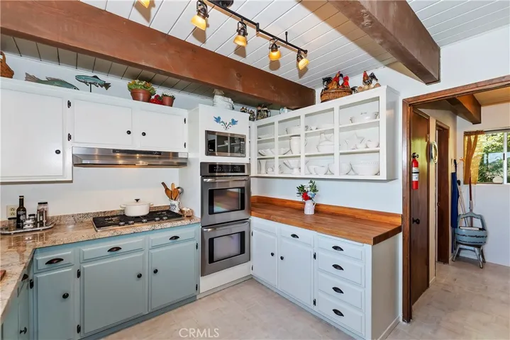 28978 Palisades Drive, Lake Arrowhead, California 92352