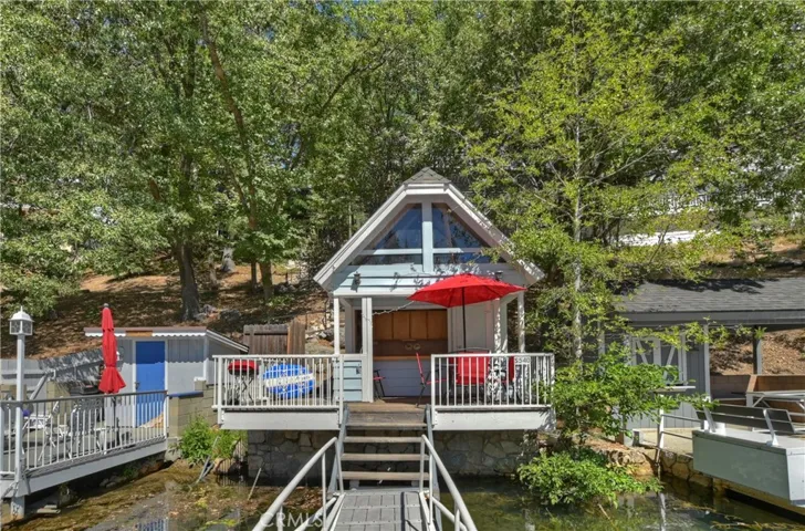 28978 Palisades Drive, Lake Arrowhead, California 92352