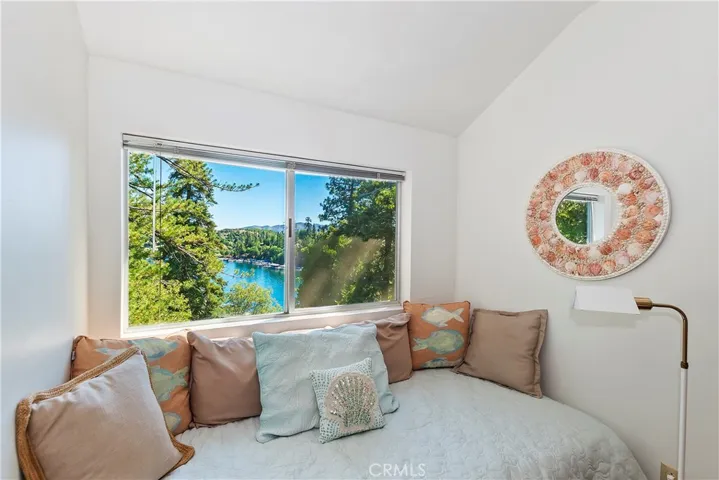 28978 Palisades Drive, Lake Arrowhead, California 92352