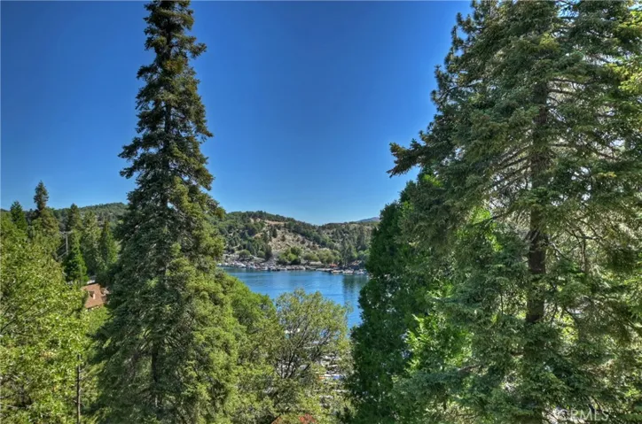 28978 Palisades Drive, Lake Arrowhead, California 92352
