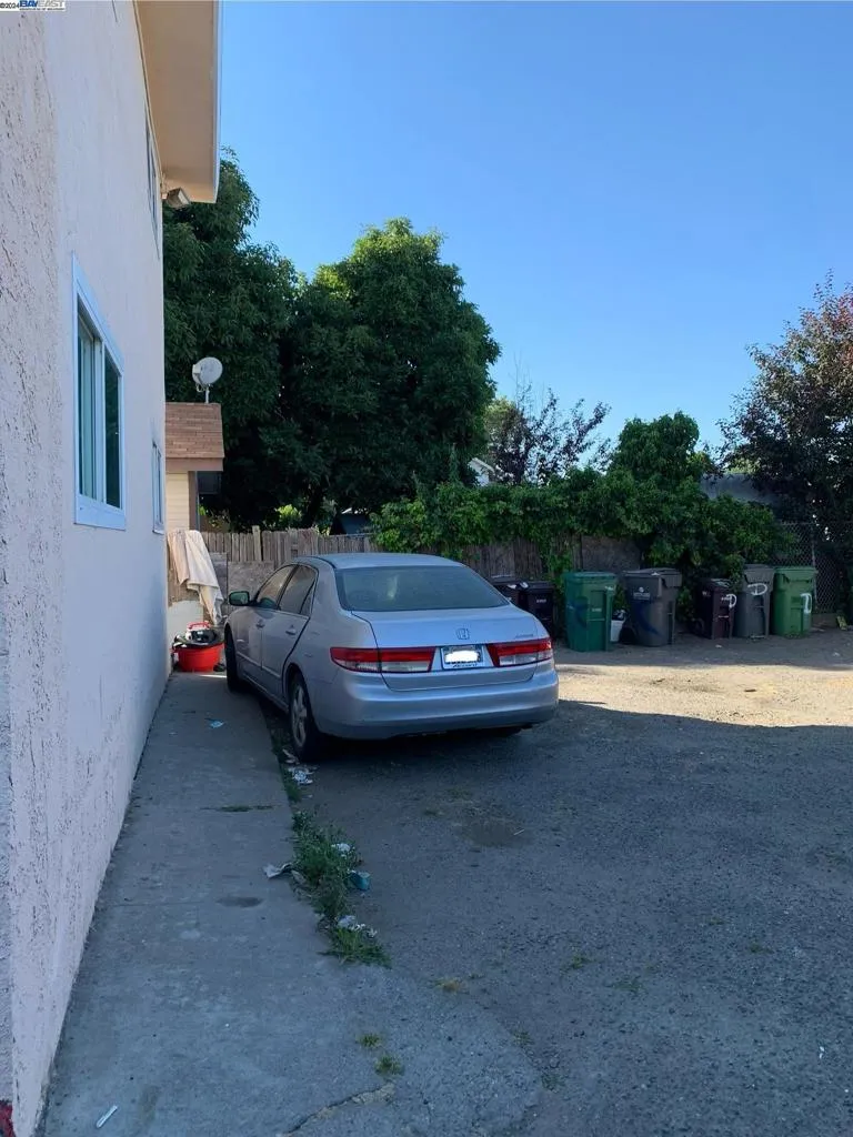 9624 E. St., Oakland, California 94603 home-pic-6
