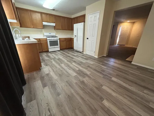 Kitchen/Dining Area