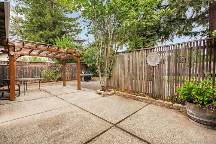 321 Simone Place, Santa Rosa, California 94509-3737