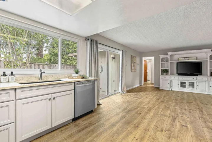 321 Simone Place, Santa Rosa, California 94509-3737
