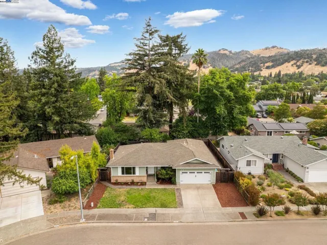 321 Simone Place, Santa Rosa, California 94509-3737