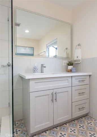 2715 Madrillo Court, Pasadena, California 91107