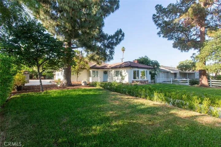 2715 Madrillo Court, Pasadena, California 91107