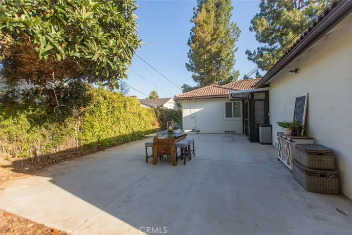 2715 Madrillo Court, Pasadena, California 91107