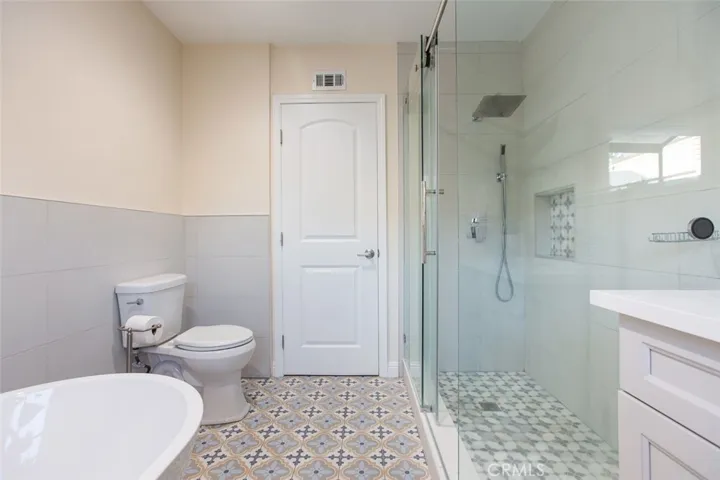 2715 Madrillo Court, Pasadena, California 91107