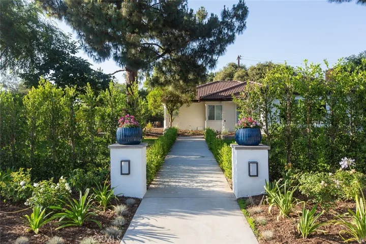2715 Madrillo Court, Pasadena, California 91107