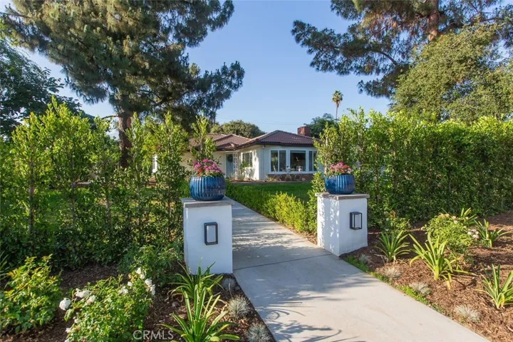2715 Madrillo Court, Pasadena, California 91107