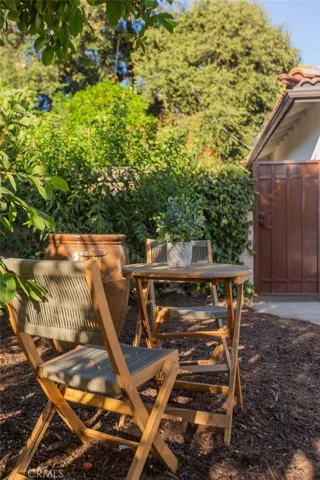 2715 Madrillo Court, Pasadena, California 91107