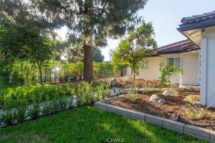 2715 Madrillo Court, Pasadena, California 91107