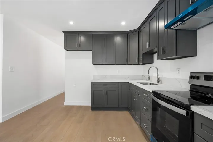 335 S Wayfield Street, Orange, California 92866