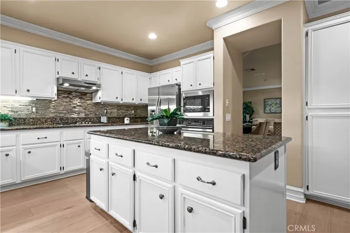 6325 Pear Avenue, Eastvale, California 92880