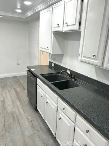 Upgraded Counter, LOTS of Storage Space & Breakfast Nook