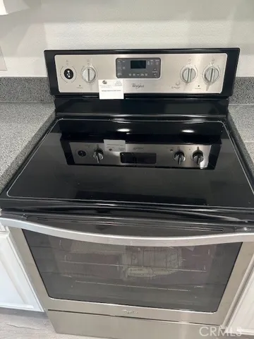 Electric Stove but is Also Plumbed for a GAS Stove!