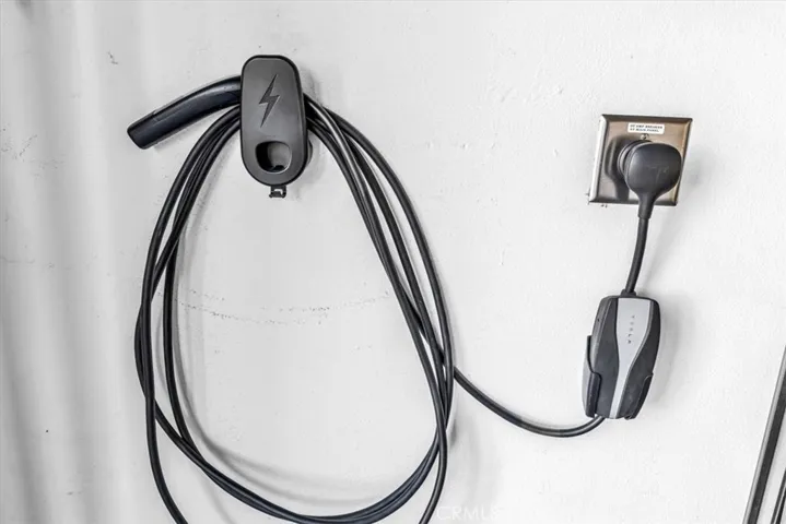 200 amp Main Panel Upgrade w/50 amp EV Plug-In