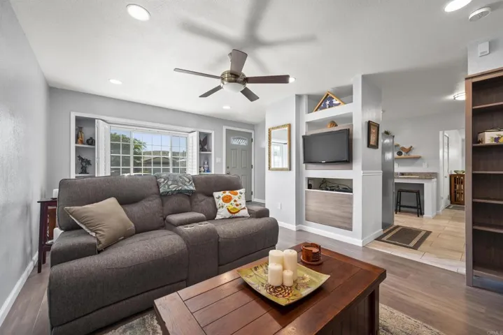 10005 Woodrose Ave, Santee, California 92071