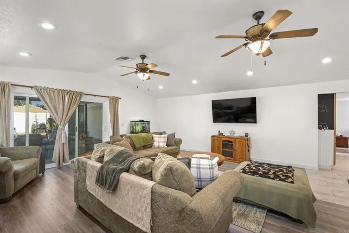 10005 Woodrose Ave, Santee, California 92071