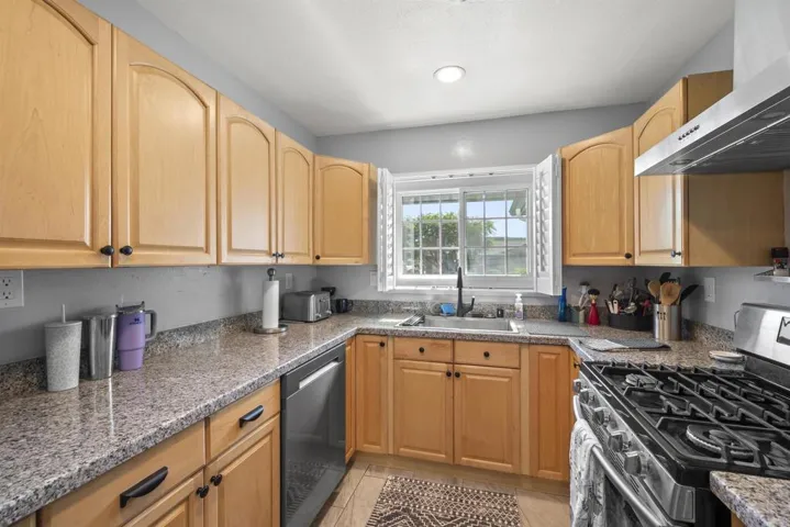 10005 Woodrose Ave, Santee, California 92071
