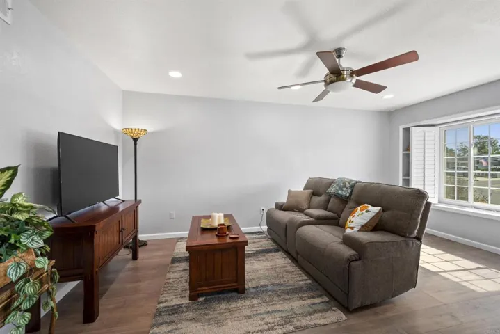 10005 Woodrose Ave, Santee, California 92071