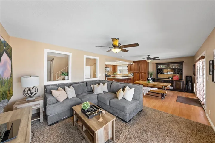 1414 Mariposa Drive, Corona, California 92879