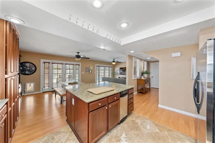 1414 Mariposa Drive, Corona, California 92879
