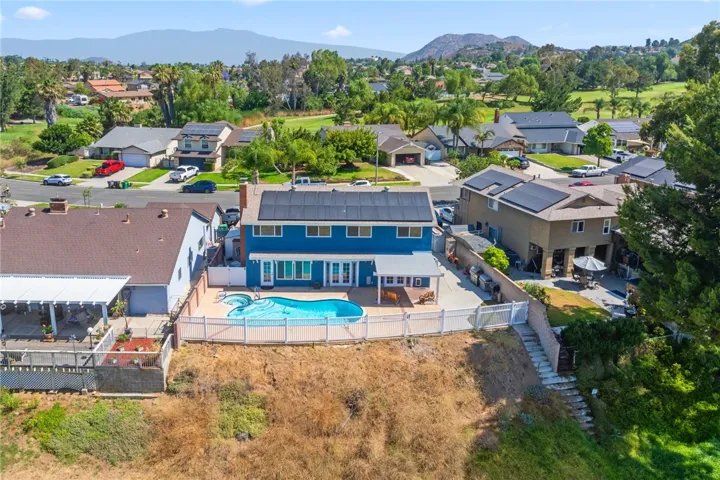 1414 Mariposa Drive, Corona, California 92879