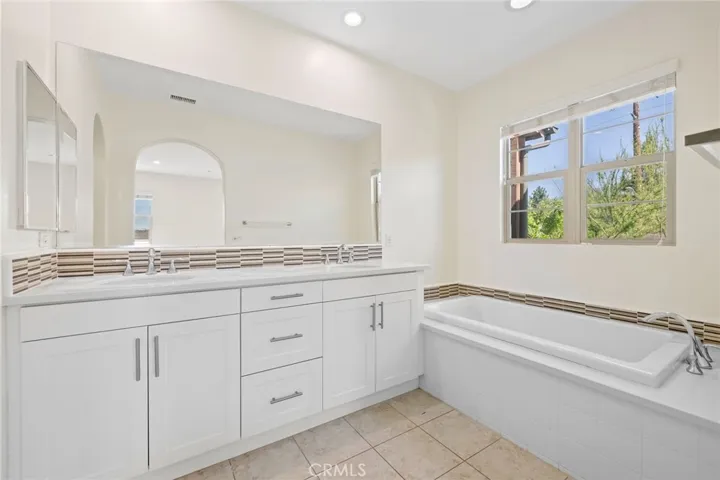 924 E Baseline Road, Claremont, California 91711