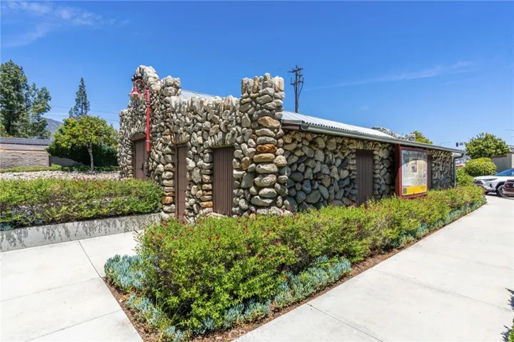 924 E Baseline Road, Claremont, California 91711