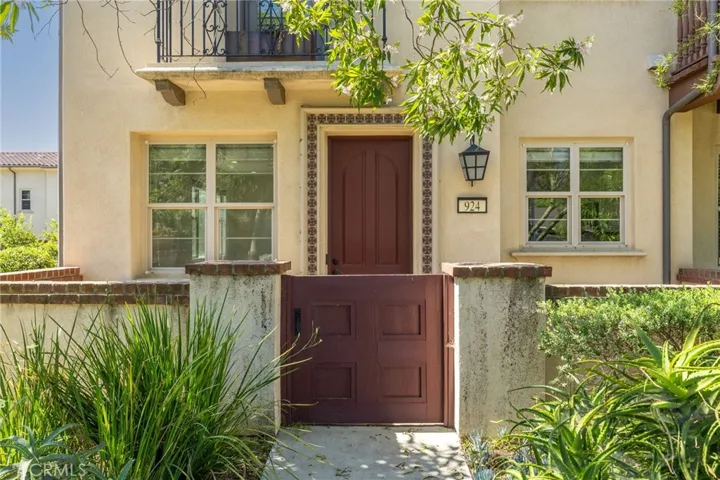 924 E Baseline Road, Claremont, California 91711