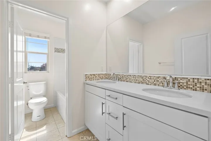 924 E Baseline Road, Claremont, California 91711