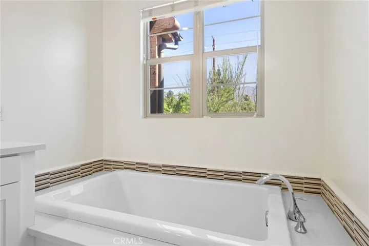 924 E Baseline Road, Claremont, California 91711