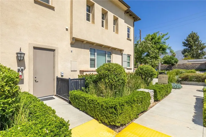 924 E Baseline Road, Claremont, California 91711