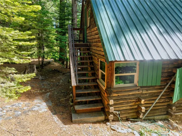 1137 Cedar Street, Fish Camp, California 93623