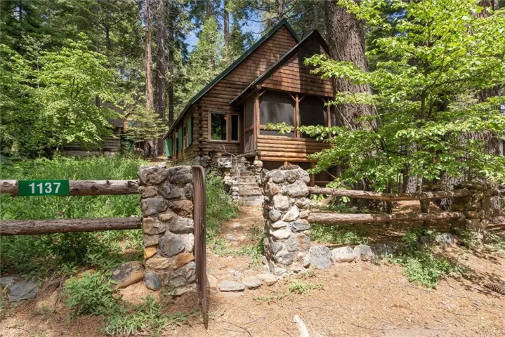 1137 Cedar Street, Fish Camp, California 93623