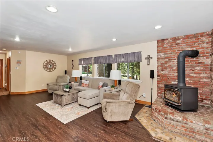 1997 Fernside Road, Running Springs, California 92382