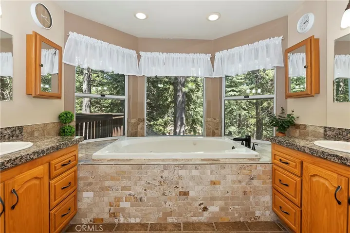 1997 Fernside Road, Running Springs, California 92382