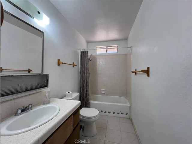 17964 Manzanita Street, Hesperia, California 92345