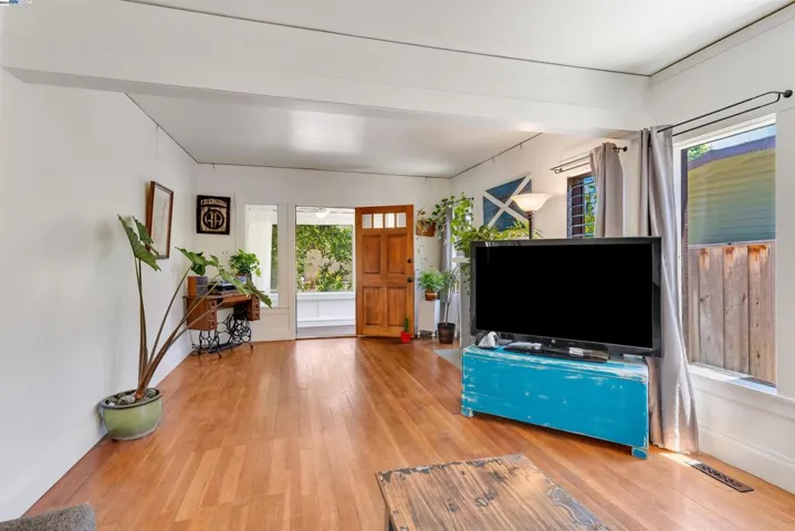 1318 Pine Street, Martinez, California 94553