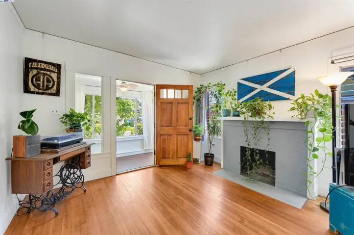1318 Pine Street, Martinez, California 94553