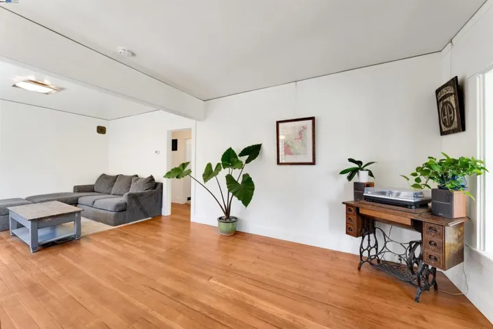 1318 Pine Street, Martinez, California 94553
