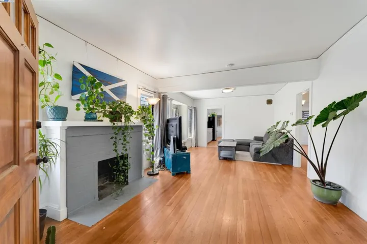 1318 Pine Street, Martinez, California 94553