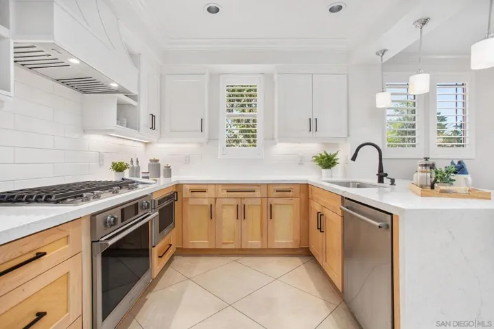 8301 Rio San Diego Dr 2, San Diego, California 92108