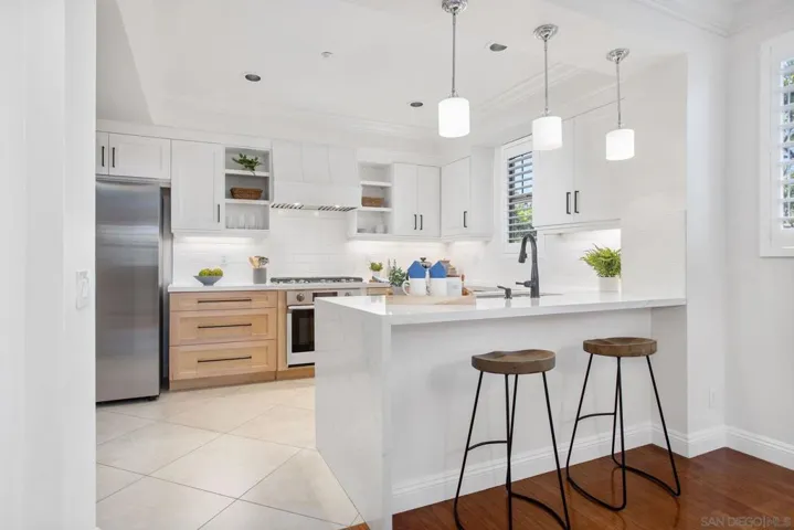 8301 Rio San Diego Dr 2, San Diego, California 92108