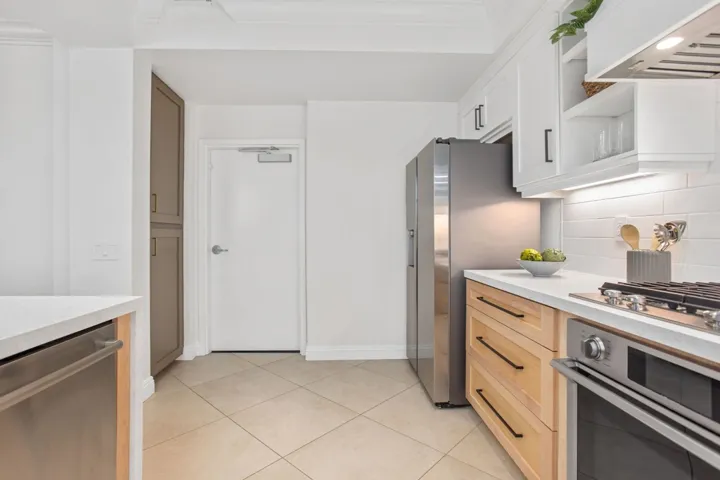 8301 Rio San Diego Dr 2, San Diego, California 92108