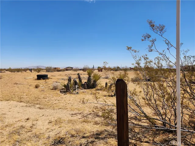 1350 Shangrila, Joshua Tree, California 92252