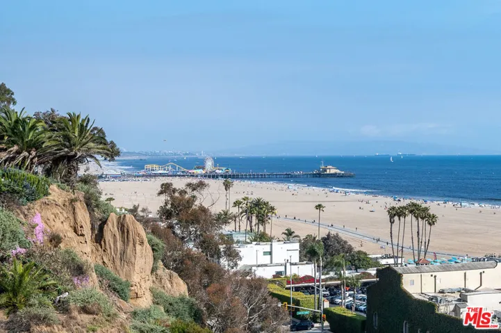 125 Montana Avenue 403, Santa Monica, California 90403